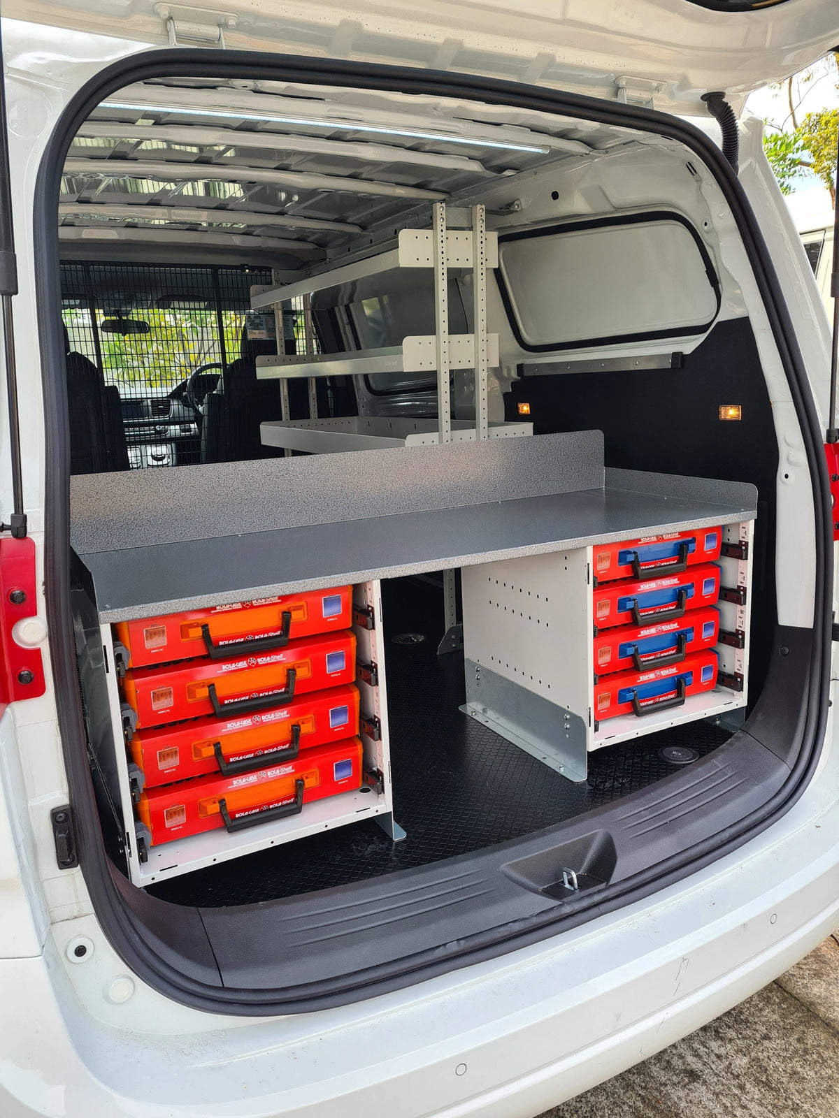 VEHICLE WORKTOP BENCHES